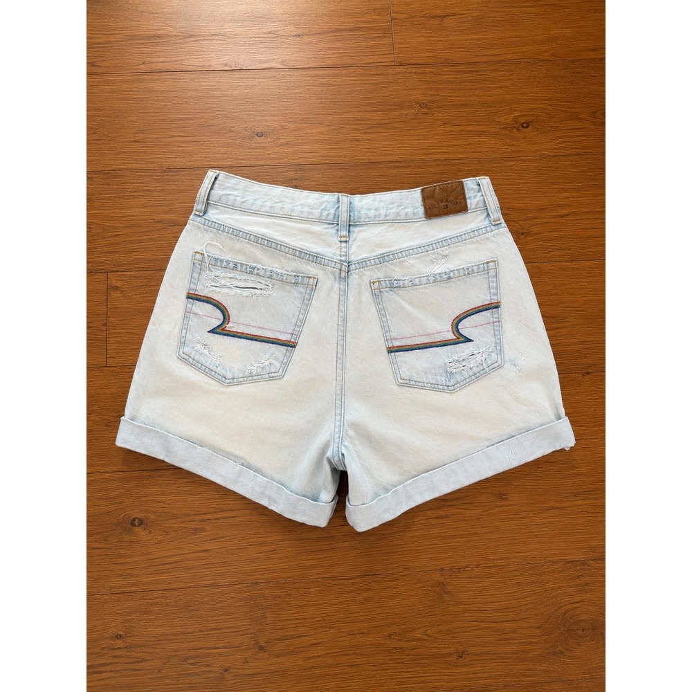 American Eagle Mom Shorts Light Wash Distressed Rainbow Pride Pocket 6 High Rise